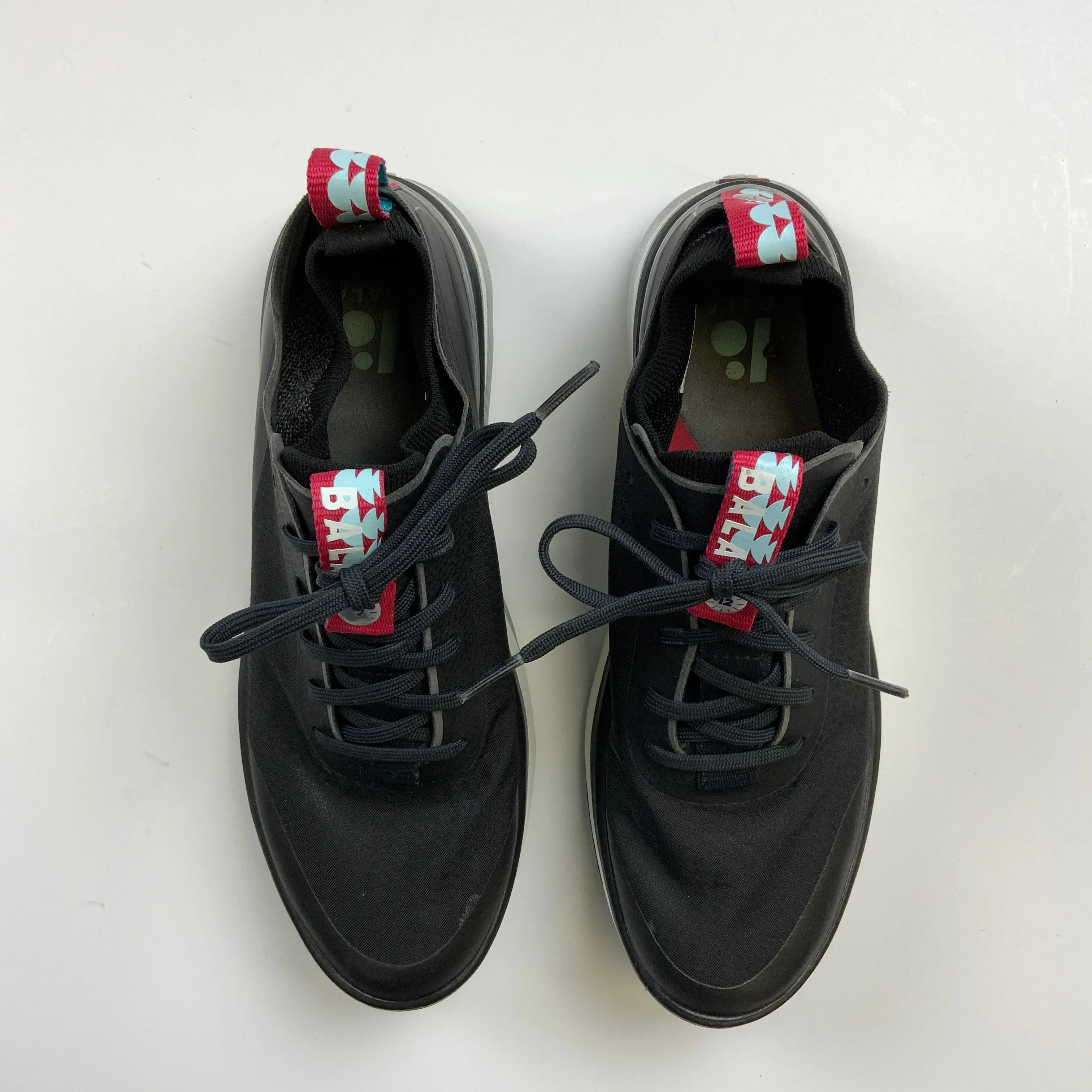 Black Shoes Athletic Clothes Mentor, Size 8.5