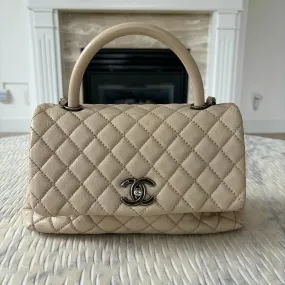 CHANEL Caviar Quilted Medium Coco Handle Flap Light Beige