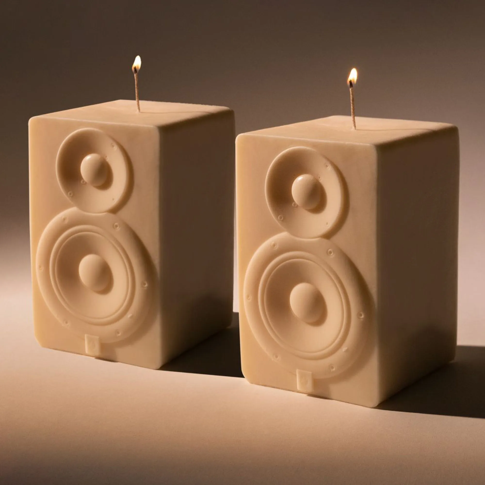 Colle Modern Speaker Candle