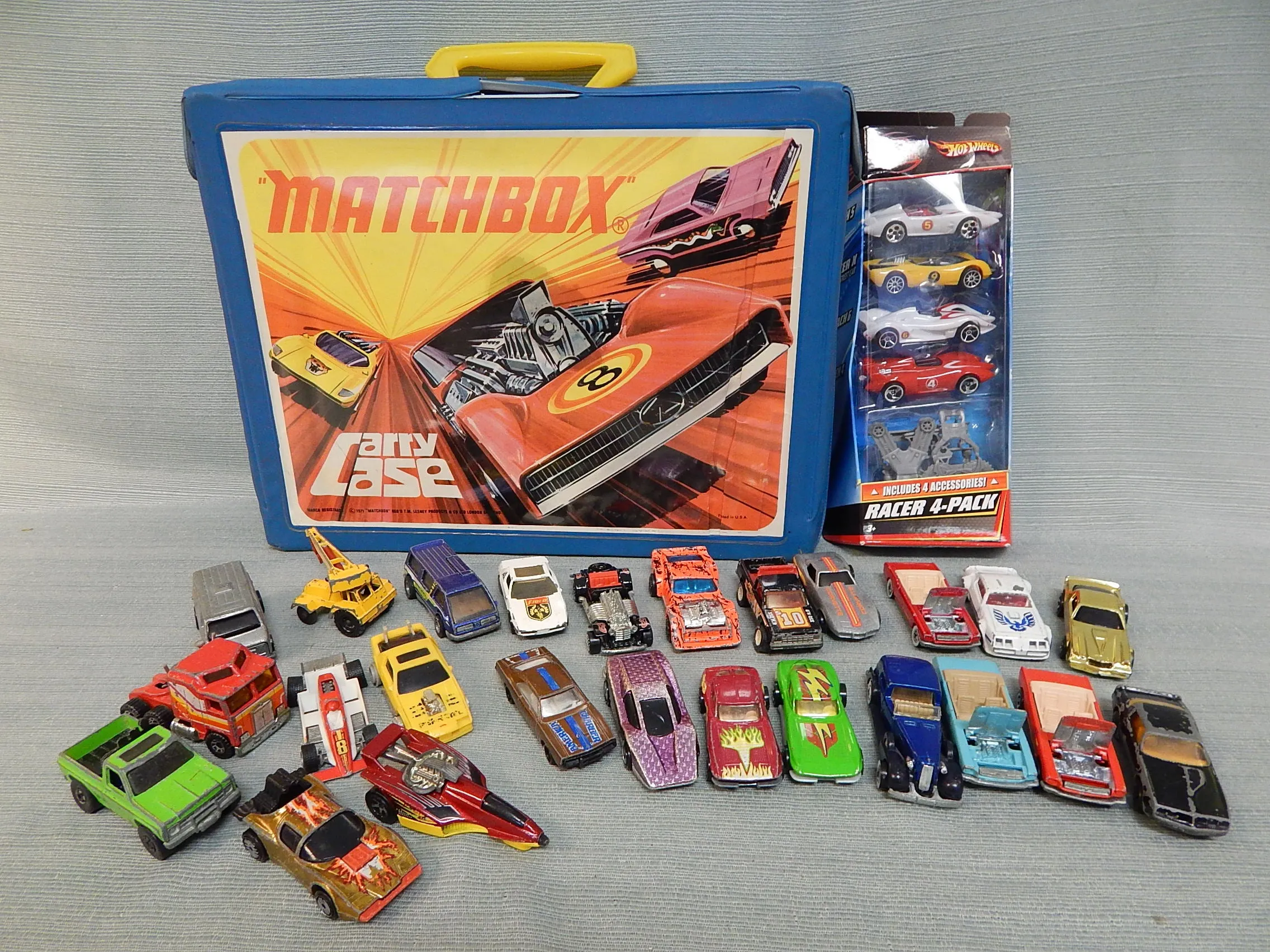 Hot Wheels Collection with Carrying Case - 29 Vehicles